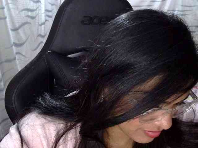 Letty33 webcam