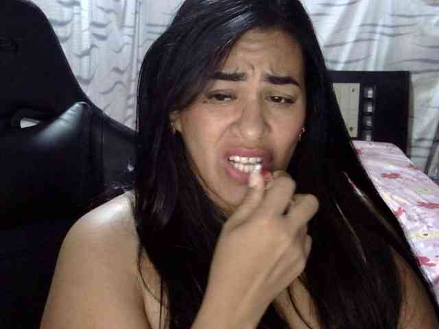 Letty33 webcam