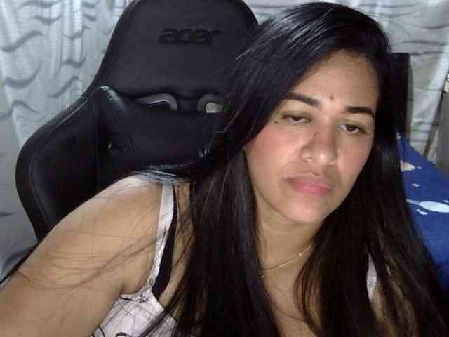 Letty33 webcam
