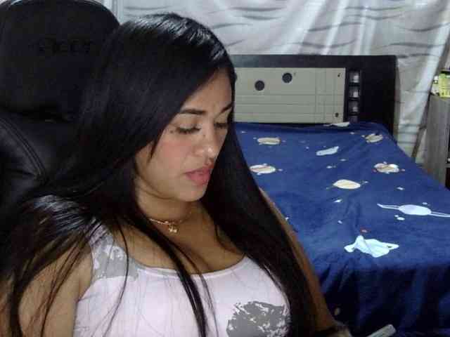 Letty33 webcam