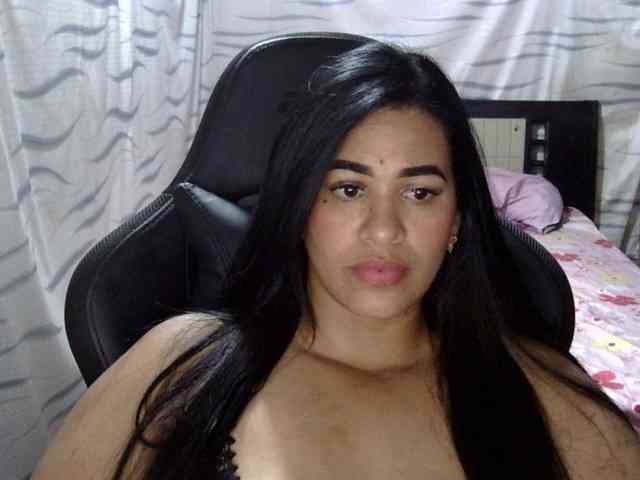 Letty33 webcam