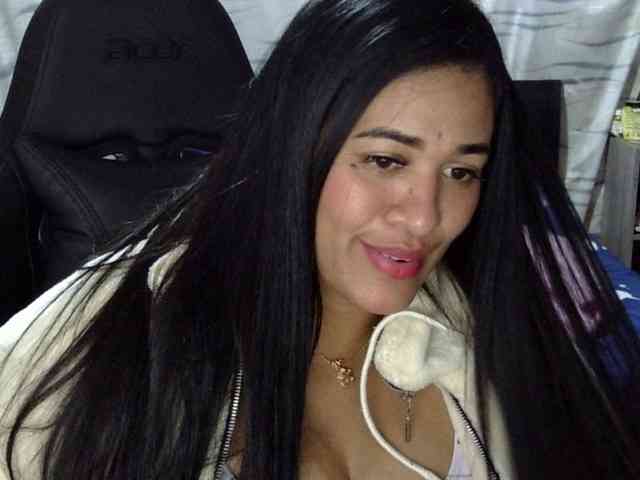 Letty33 webcam