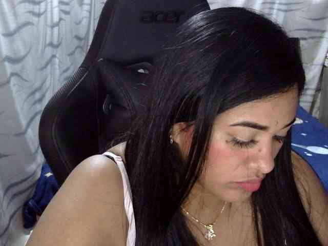 Letty33 webcam