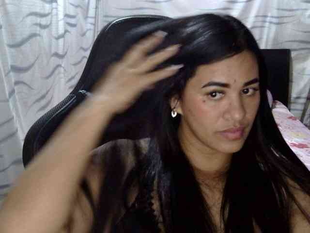 Letty33 webcam
