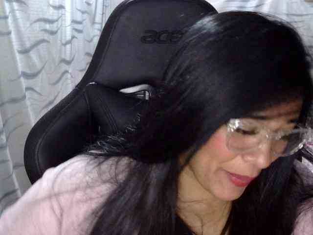 Letty33 webcam