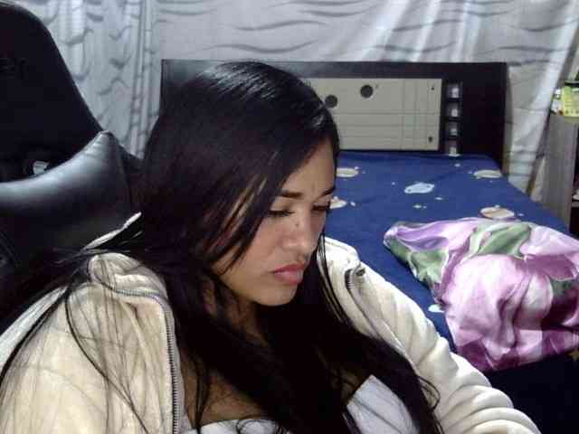 Letty33 webcam