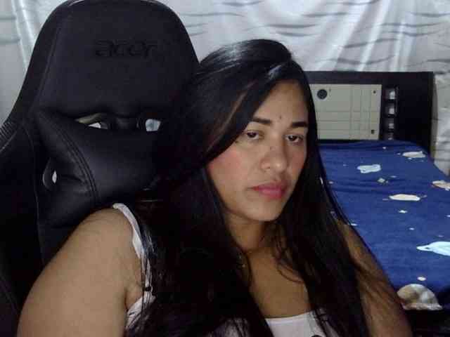 Letty33 webcam