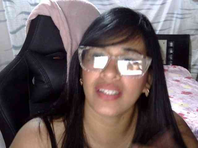 Letty33 webcam