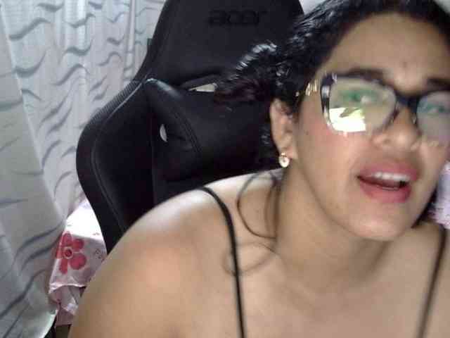 Letty33 webcam