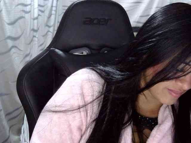 Letty33 webcam