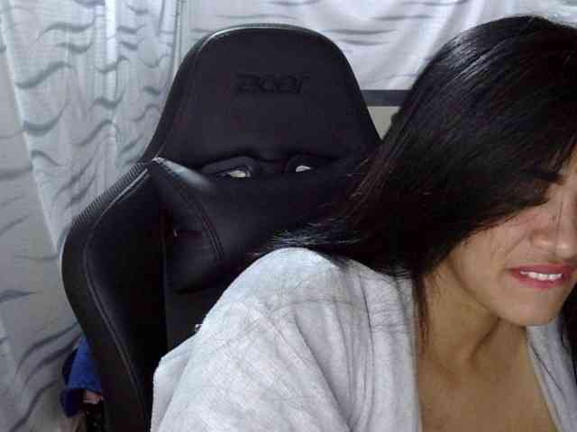 Letty33 webcam