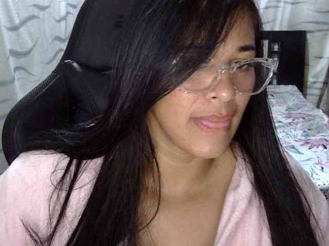 Letty33 webcam