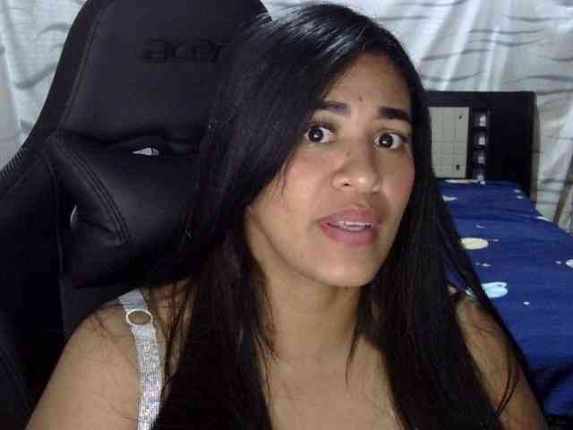 Letty33 webcam