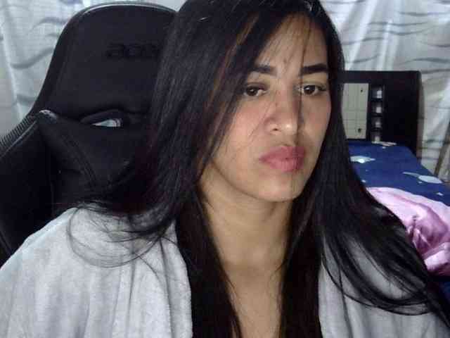 Letty33 webcam