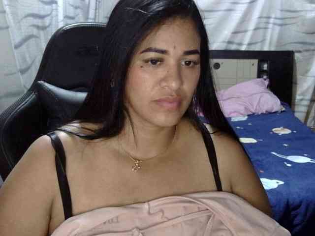Letty33 webcam