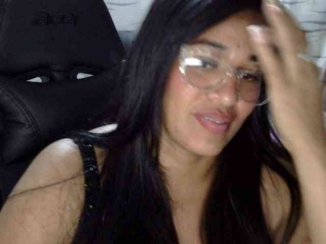 Letty33 webcam