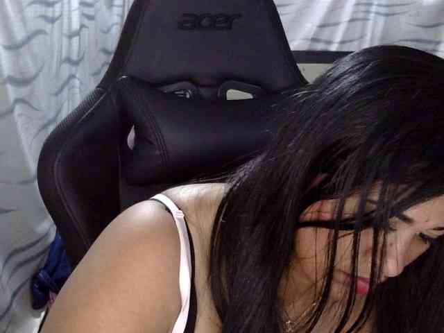 Letty33 webcam