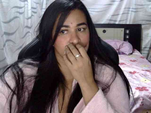 Letty33 webcam