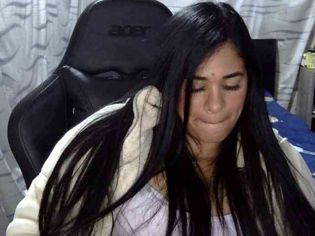 Letty33 webcam