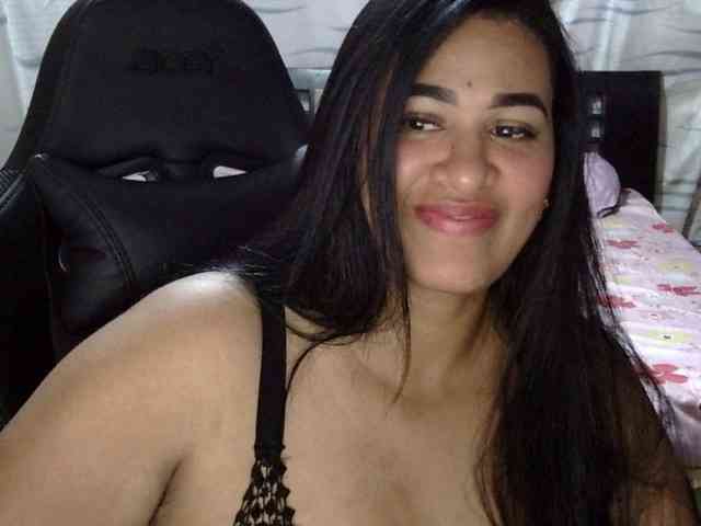Letty33 webcam