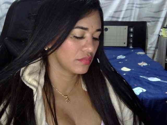 Letty33 webcam