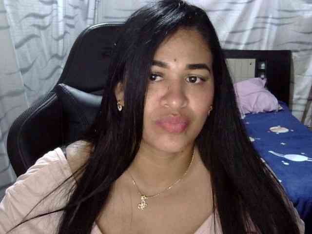 Letty33 webcam