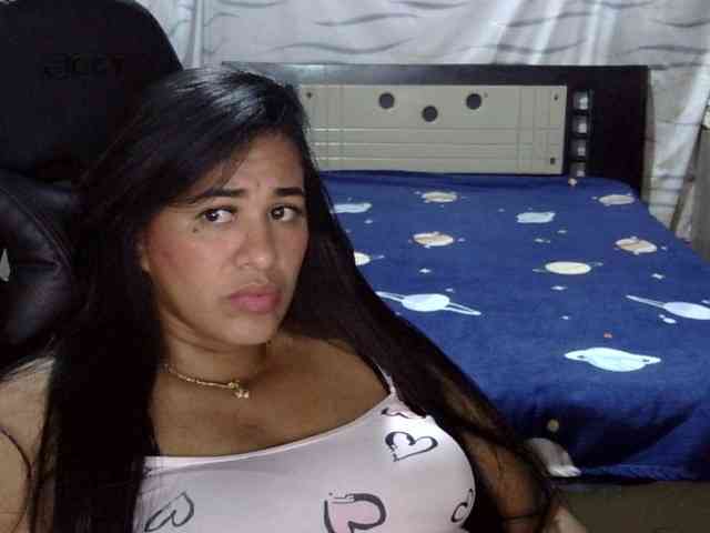 Letty33 webcam
