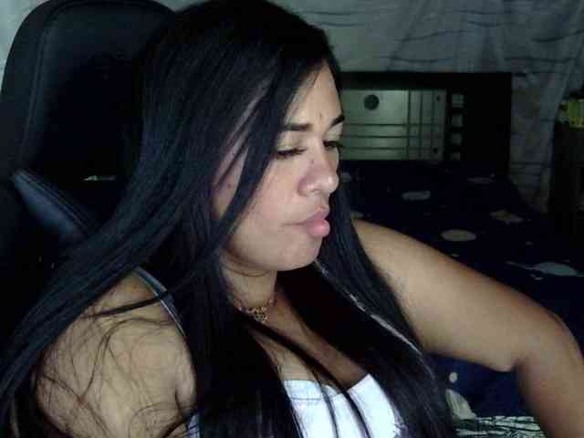 Letty33 webcam