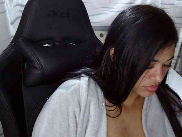 Letty33 webcam