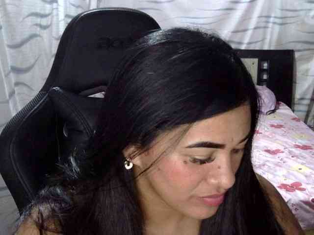 Letty33 webcam