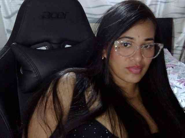 Letty33 webcam