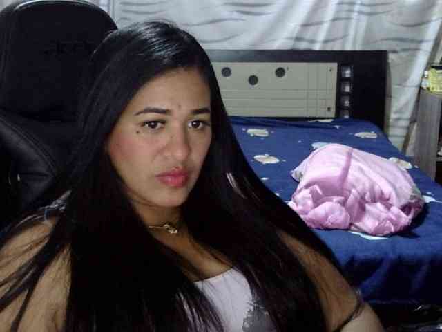 Letty33 webcam