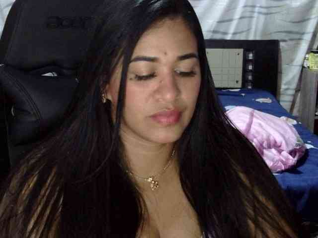 Letty33 webcam