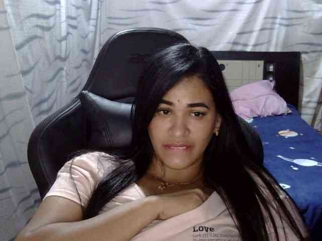 Letty33 webcam