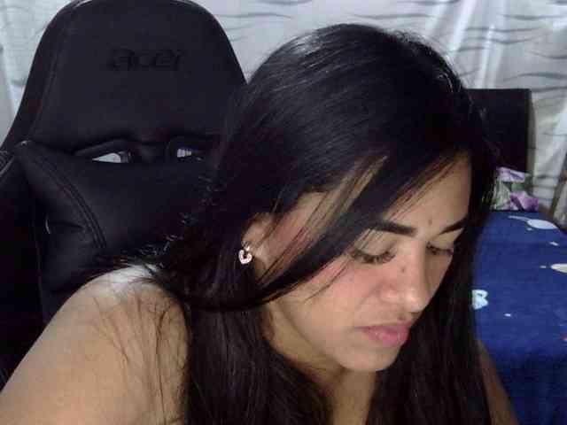 Letty33 webcam