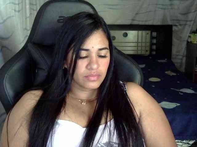 Letty33 webcam