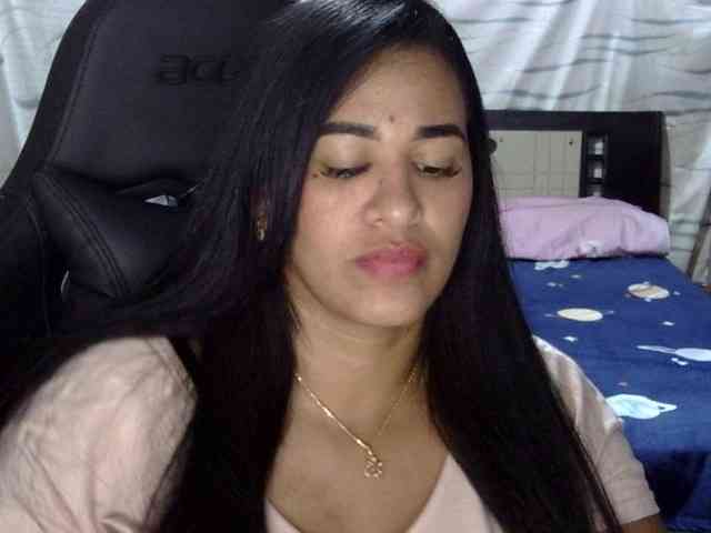Letty33 webcam