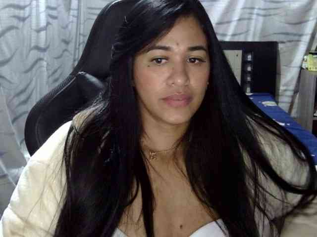Letty33 webcam