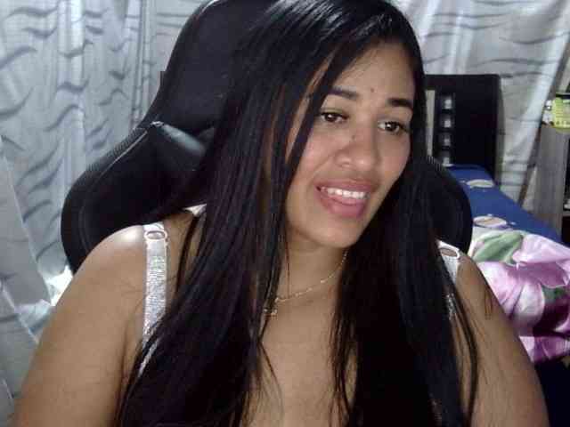 Letty33 webcam