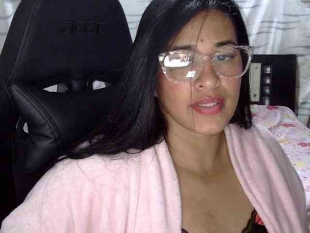 Letty33 webcam