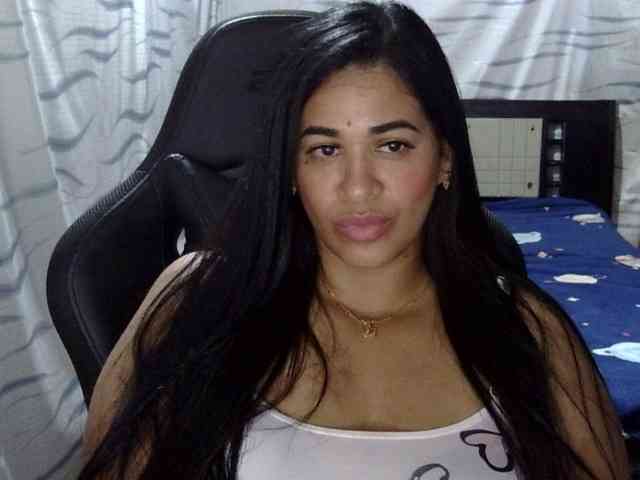 Letty33 webcam