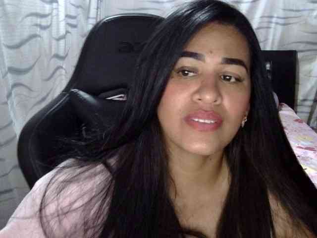 Letty33 webcam