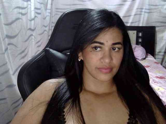 Letty33 webcam
