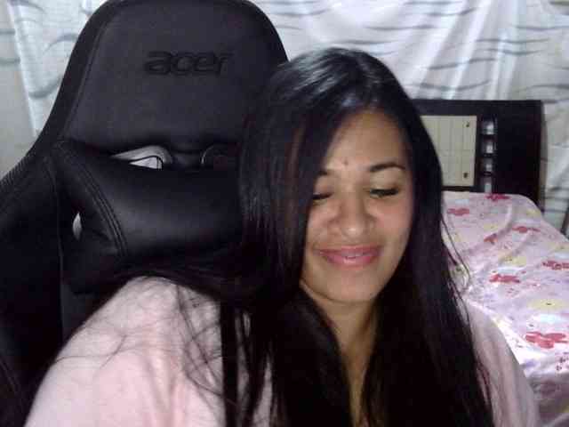 Letty33 webcam