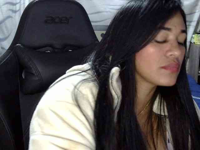 Letty33 webcam