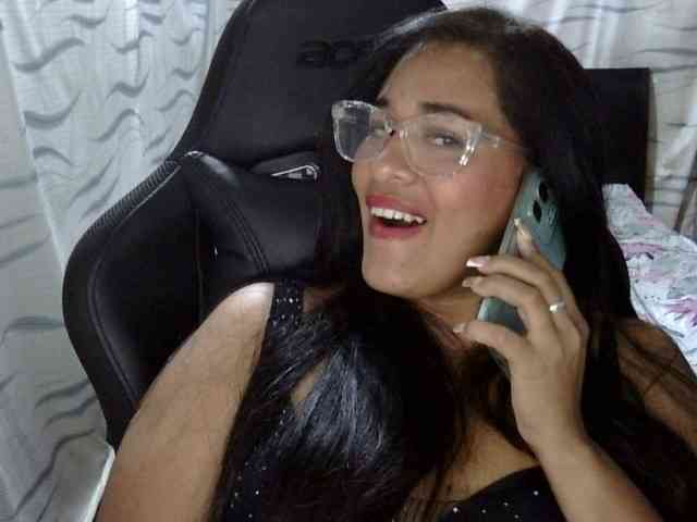 Letty33 webcam