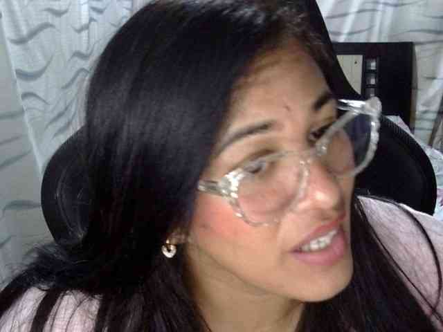 Letty33 webcam