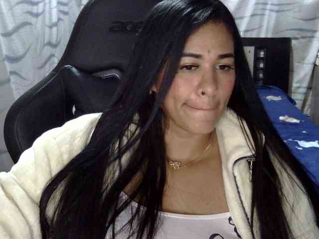 Letty33 webcam