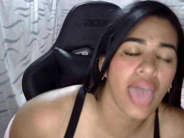 Letty33 webcam