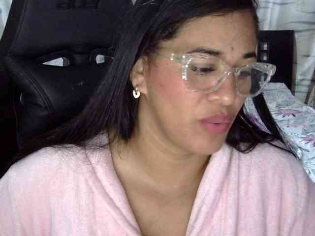 Letty33 webcam